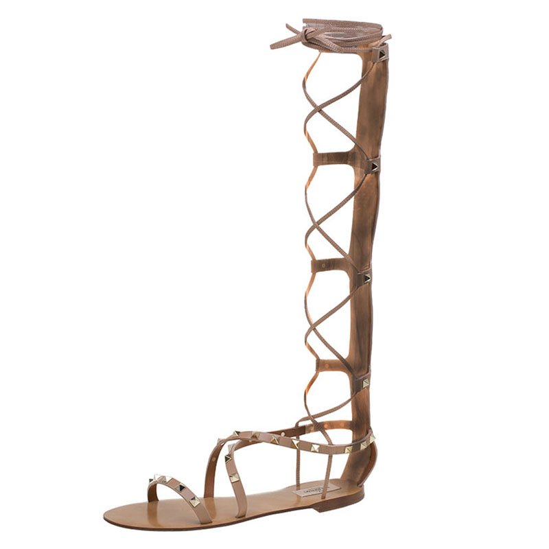 Milepæl Latterlig ornament Valentino Beige Leather Knee- High Rockstud Gladiator Sandals Size 40  Valentino | TLC