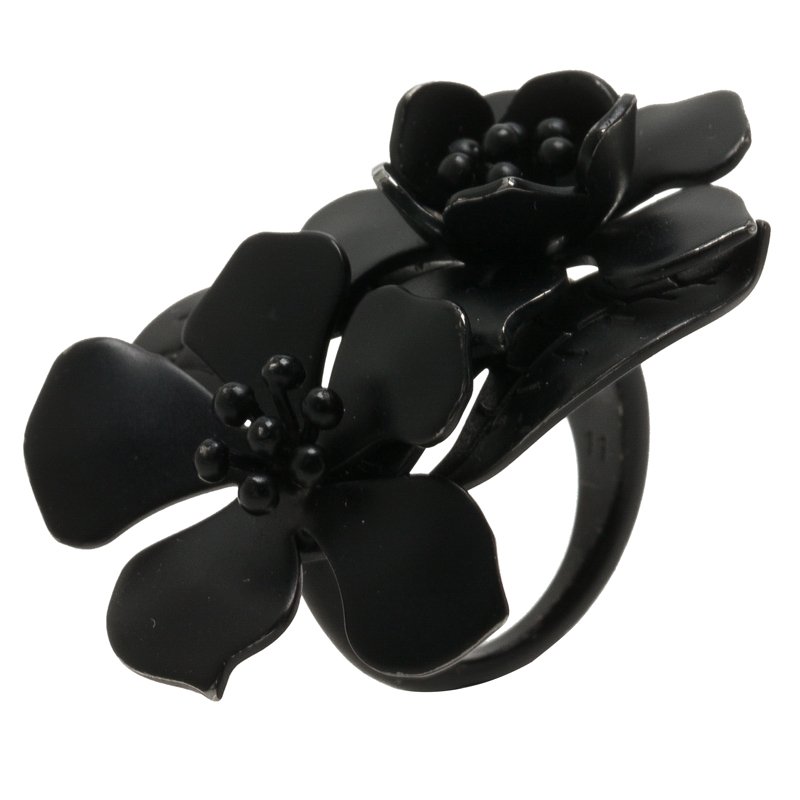 Pre Owned Valentino Black Flowers Ring Size 52