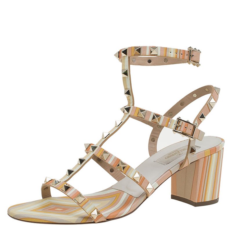 Pre Owned Valentino Native Couture 1975 Printed Leather Rockstud Block Heel Sandals Size 39.5