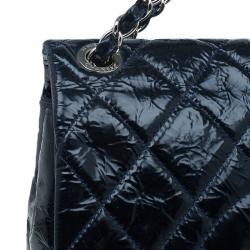 مملوكة مسبقًا Chanel Navy Blue Quilted Glazed Leather CC Logo Flap Shoulder Bag