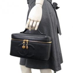 مملوكة مسبقًا حقيبة شانيل أيست ويست جلد كافيار أسود للمكياج