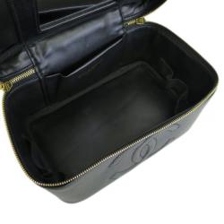 مملوكة مسبقًا حقيبة شانيل أيست ويست جلد كافيار أسود للمكياج