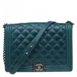 مملوكة مسبقًا حقيبة يد شانيل بوي بقلاب مطرزة جلد مبطن خضراء كبيرة