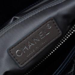 مملوكة مسبقًا Chanel Navy Blue Quilted Glazed Leather CC Logo Flap Shoulder Bag