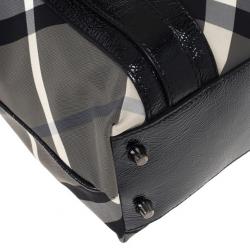 مملوكة مسبقًا Burberry Lowry Check Tote