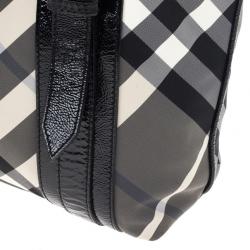 مملوكة مسبقًا Burberry Lowry Check Tote