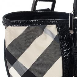 مملوكة مسبقًا Burberry Lowry Check Tote