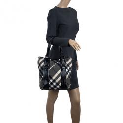 مملوكة مسبقًا Burberry Lowry Check Tote