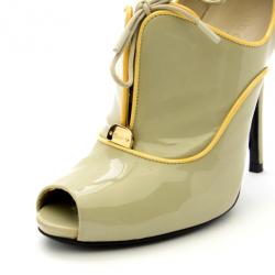 Gucci Grey Patent Lace Up Newton Ankle Booties Size 37