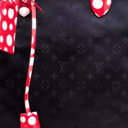 مملوكة مسبقًا Louis Vuitton Black Monogram Nylon Yayoi Kusama Lock It MM Bag