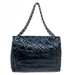 مملوكة مسبقًا Chanel Navy Blue Quilted Glazed Leather CC Logo Flap Shoulder Bag