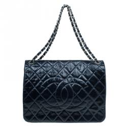 مملوكة مسبقًا Chanel Navy Blue Quilted Glazed Leather CC Logo Flap Shoulder Bag