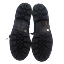 مملوكة مسبقًا بوت قتال اليكساندر ماكوين جلد أسود مقاس 38.5