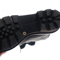 مملوكة مسبقًا بوت قتال اليكساندر ماكوين جلد أسود مقاس 38.5