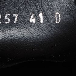 مملوكة مسبقًا Alexander McQueen Black Canvas and Rubber Tread Slick Lace Up Sneakers 41