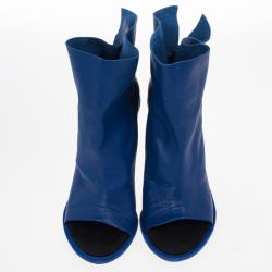مملوكة مسبقًا Balenciaga Blue Leather Glove Ankle Boots Size 40