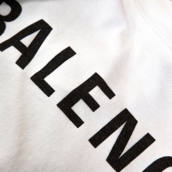 مملوكة مسبقًا Balenciaga White Cotton Back Logo Print Oversized T Shirt M