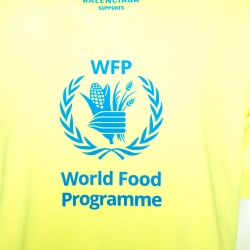 مملوكة مسبقًا Balenciaga Neon Yellow Cotton World Food Programme Oversized T-Shirt S