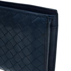 مملوكة مسبقًا Bottega Veneta Navy Blue Intrecciato Leather Compact Wallet