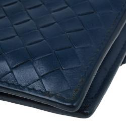 مملوكة مسبقًا Bottega Veneta Navy Blue Intrecciato Leather Compact Wallet