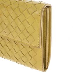 Pre Owned Bottega Veneta Banane Intrecciato Continental Wallet