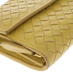 Pre Owned Bottega Veneta Banane Intrecciato Continental Wallet