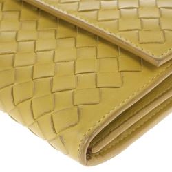 Pre Owned Bottega Veneta Banane Intrecciato Continental Wallet