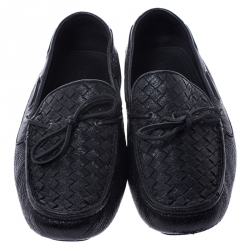 Pre Owned حذاء بوتيغا فينيتا موكاسينز درايفر جلد مموج أنترشياتو أسود مقاس 43