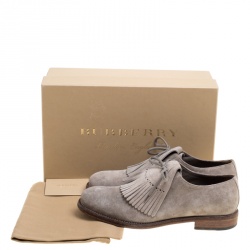 مملوكة مسبقًا Burberry Grey Suede Ampney Fringe Detail Oxfords Size 43