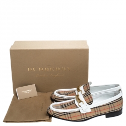 Pre Owned Burberry Beige Canvas And White Leather Trim Moorley Chain Detail Slip On Loafers Size 45