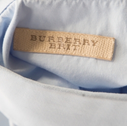 مملوكة مسبقًا قميص بربري بريت بأزرار وزخرفة الشعار قطن متمدد أزرق سماوي S