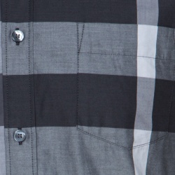 مملوكة مسبقًا قميص بربري بريت بأزرار وبأكمام طويلة قطن كاروهات رصاصي M