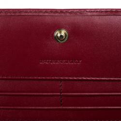 مملوكة مسبقًا Burberry Haymarket Check Continental Wallet