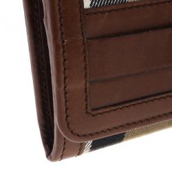 مملوكة مسبقًا Burberry Nova Check Leather Trim Flap Wallet