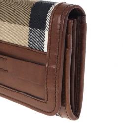 مملوكة مسبقًا Burberry Nova Check Leather Trim Flap Wallet