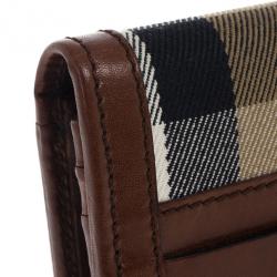 مملوكة مسبقًا Burberry Nova Check Leather Trim Flap Wallet