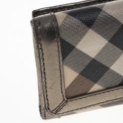 مملوكة مسبقًا Burberry Nova Check Continental Wallet