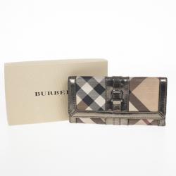 مملوكة مسبقًا Burberry Nova Check Continental Wallet