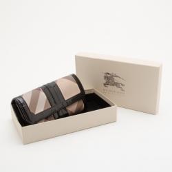 مملوكة مسبقًا Burberry Continental Nova Check Wallet