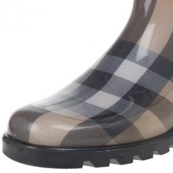مملوكة مسبقًا Burberry Beige Nova Check 'House Check' Rain Boots Size 38