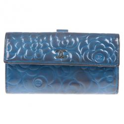 مملوكة مسبقًا Chanel Blue Lambskin Embossed Camellia Wallet
