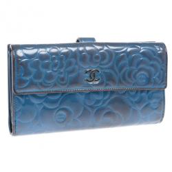 مملوكة مسبقًا Chanel Blue Lambskin Embossed Camellia Wallet