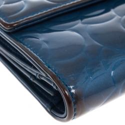 مملوكة مسبقًا Chanel Blue Lambskin Embossed Camellia Wallet