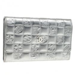 Pre Owned Chanel Metallic Quilted Lambskin Lucky Symbols Wallet
