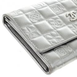 Pre Owned Chanel Metallic Quilted Lambskin Lucky Symbols Wallet