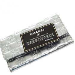 Pre Owned Chanel Metallic Quilted Lambskin Lucky Symbols Wallet