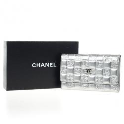 Pre Owned Chanel Metallic Quilted Lambskin Lucky Symbols Wallet