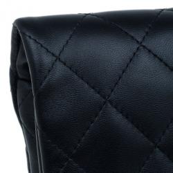مملوكة مسبقًا Chanel Black Lambskin Beauty CC Clutch