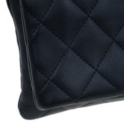 مملوكة مسبقًا Chanel Black Lambskin Beauty CC Clutch