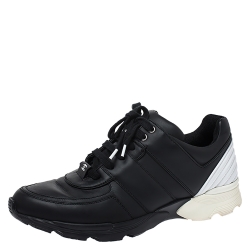 Pre Owned Chanel Black/White Leather CC Low Top Sneakers Size 43